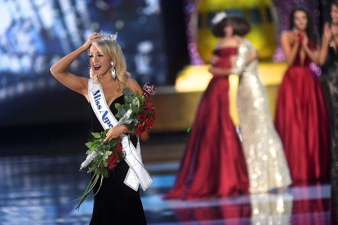 Cô gái 21 tuổi đăng quang Miss America 2017