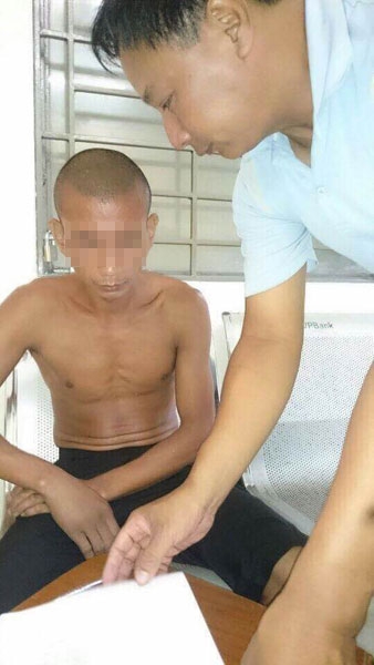 Người đàn ông nhảy xuống Hồ Gươm 
