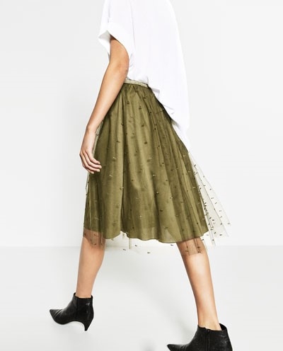 Vi sao nguoi Viet phai xep hang mua Zara? hinh anh 1