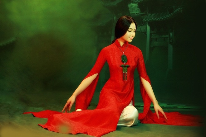 Đào Thị Hà hóa thiếu nữ trong tranh