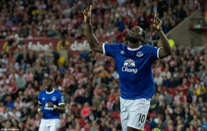Lukaku ghi hat-trick, Everton thang doi cua David Moyes hinh anh 2
