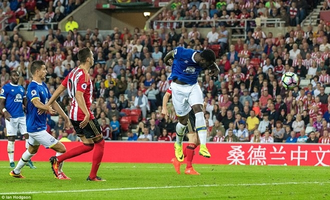 Lukaku ghi hat-trick, Everton thang doi cua David Moyes hinh anh 7
