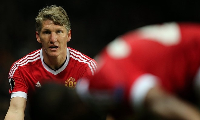 MU mat luong tien lon khi sa thai Schweinsteiger hinh anh 1