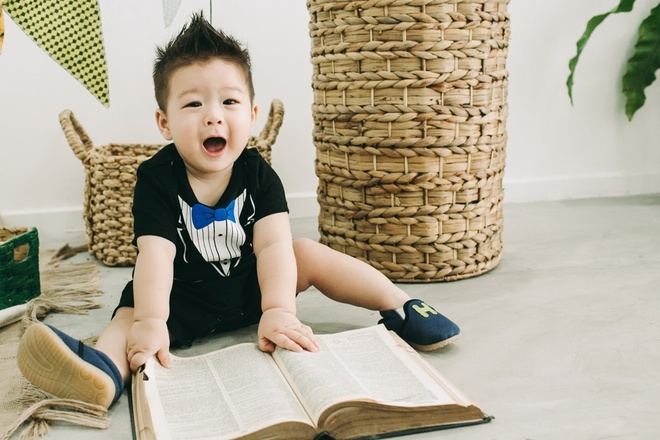 Nhật Kim Anh khoe con trai gần một tuổi