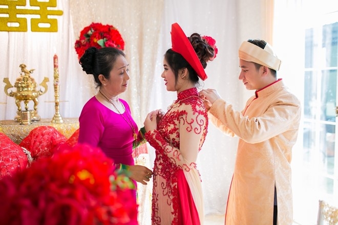 Phan Manh Quynh duoc me vo tang 100 cay vang trong MV moi hinh anh 1