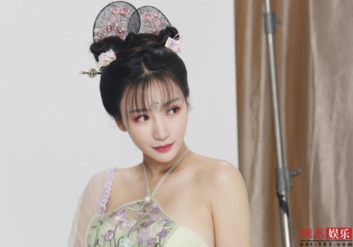 bom-sex-lieu-nham-hoa-ky-nu-trong-hoi-dao-minh-trieu-4