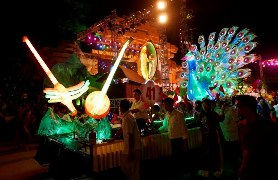 Dem hoi den long Trung thu lon nhat ca nuoc hinh anh 15