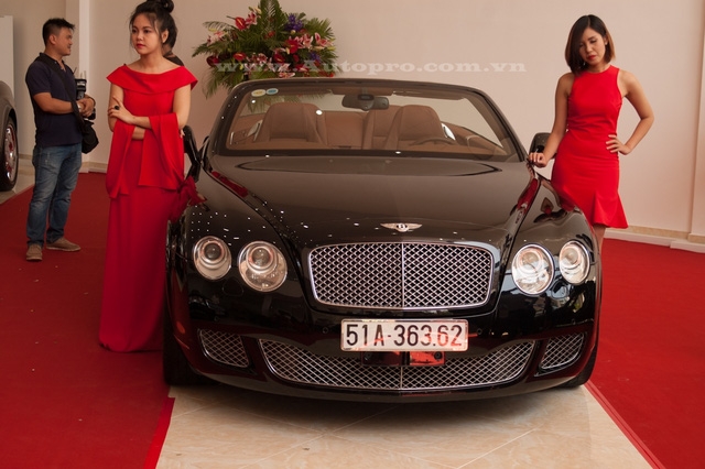 Trước đó, doanh nhân này cũng có một chiếc Bentley thuộc phiên bản thể thao Continental GTC Speed nhưng đã sang tay cho người khác.