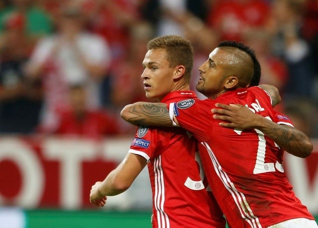 Song sat Mueller- Lewan lap cong, Bayern 'huy diet' doi thu hinh anh 5