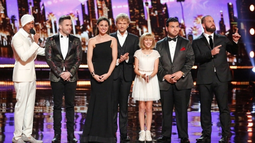 ban-sao-taylor-swift-doat-quan-quan-americas-got-talent-1