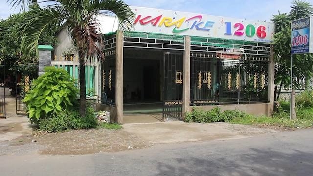 Hon chien trong quan karaoke, thieu nien 15 tuoi tu vong hinh anh 1