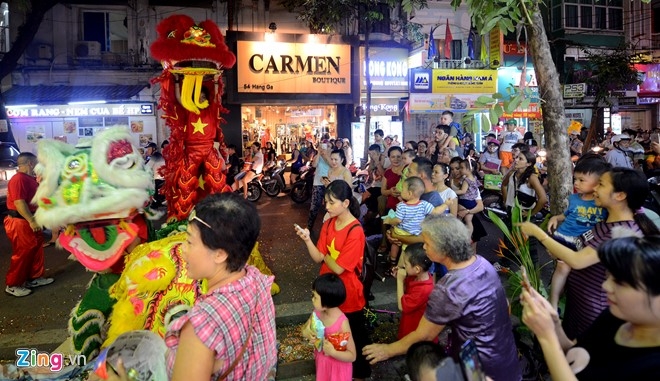 Nguoi dan do ra duong don Trung thu hinh anh 6