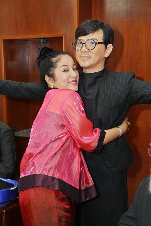 thuy-nga-thich-thu-hon-tuong-sap-cua-hoai-linh-4