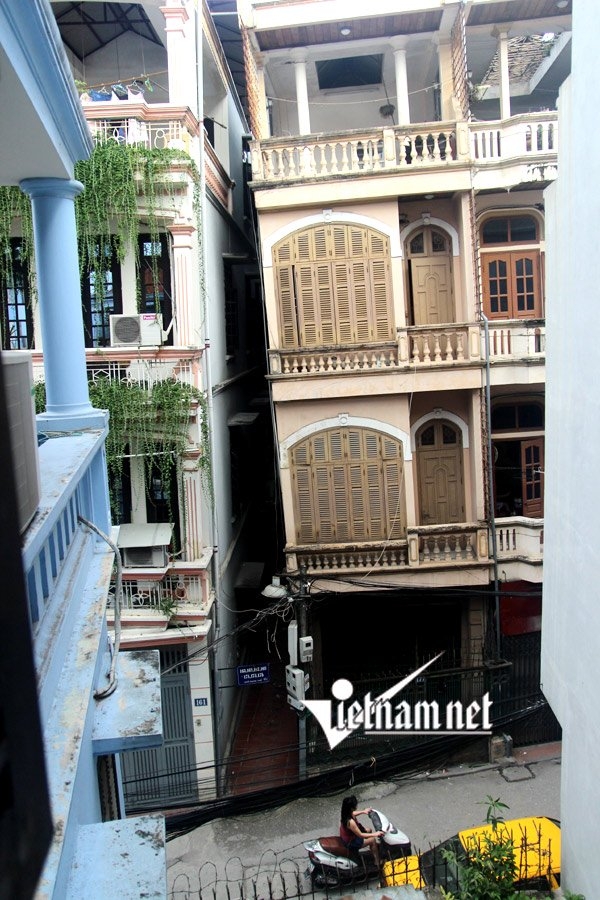 Nhà nghiêng, nhà nghiêng chờ sập, nhà nghiêng như tháp Pisa, nhà nghiêng ở Hà Nội
