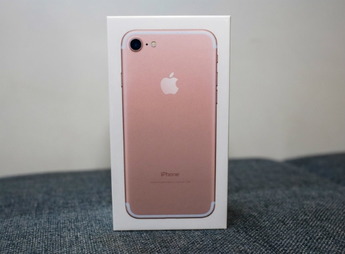 Giá của iPhone 7 khi về Việt Nam cao hơn nhiều mức giá chào hàng của các cửa hàng lúc trước.