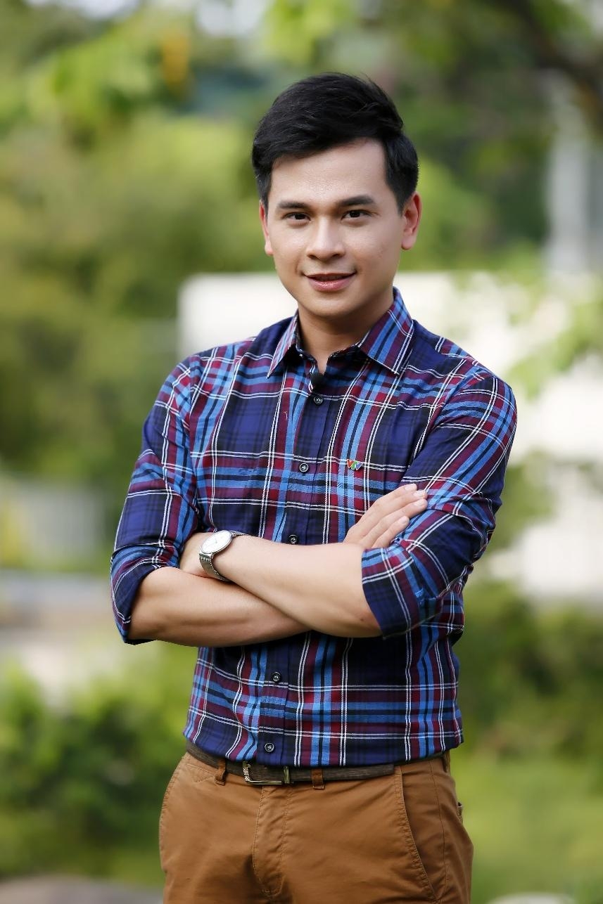 MC, DIỄN VIÊN, DANH TÙNG, PHIM ZIPPO, MÙ TẠT VÀ EM, STRESS, LÔNG TIẾNG
