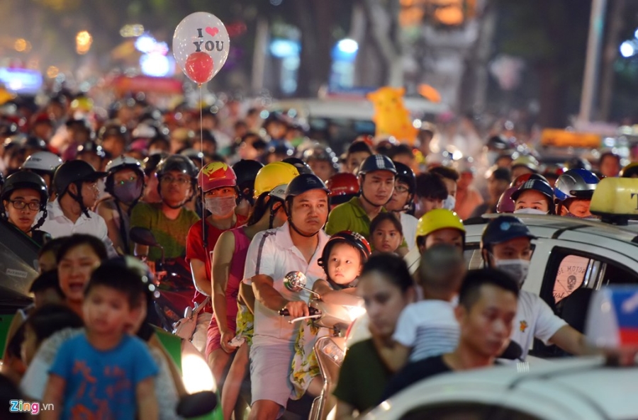 Nguoi Ha Noi, Sai Gon ra duong don Trung thu hinh anh 2