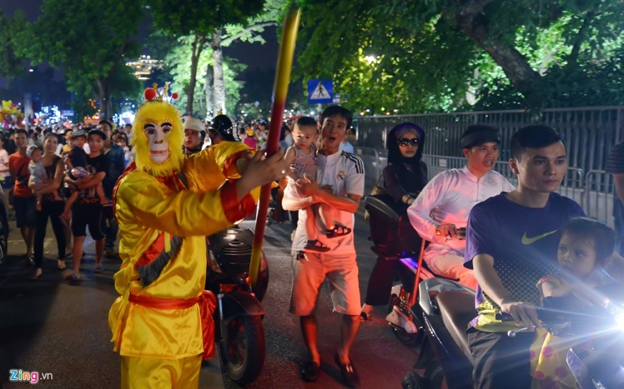Nguoi Ha Noi, Sai Gon ra duong don Trung thu hinh anh 13