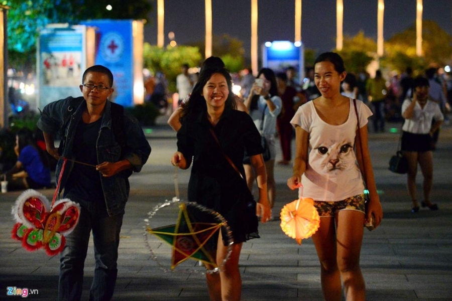 Nguoi Ha Noi, Sai Gon ra duong don Trung thu hinh anh 15