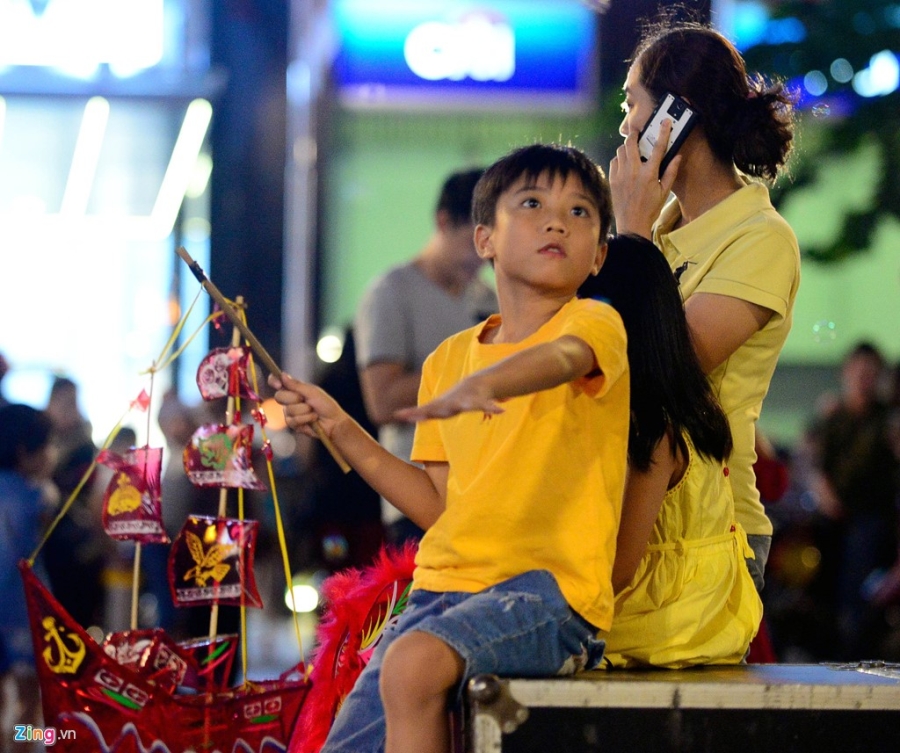 Nguoi Ha Noi, Sai Gon ra duong don Trung thu hinh anh 18