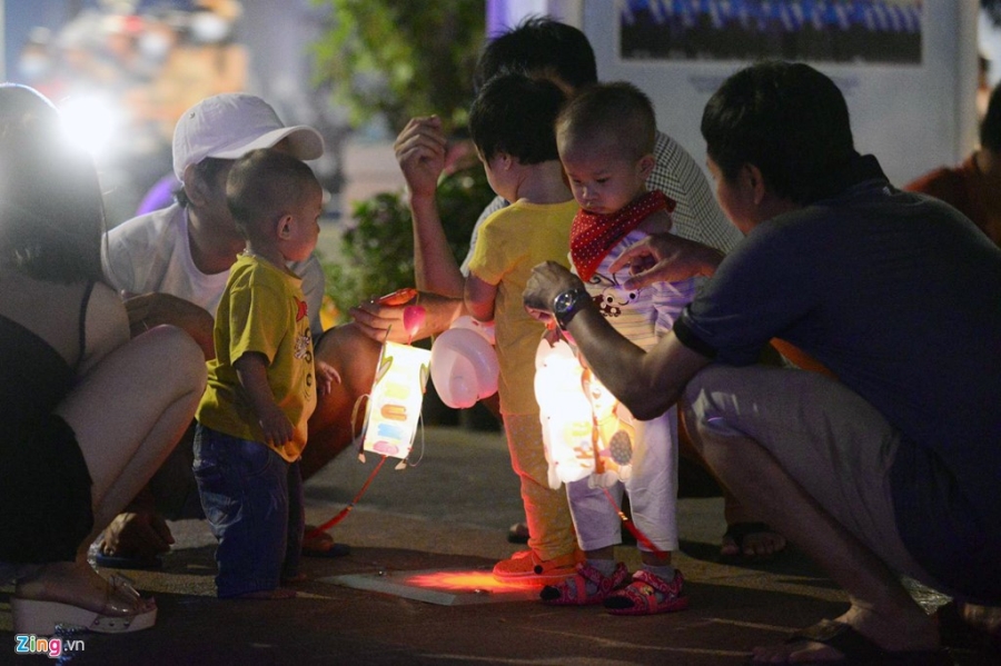 Nguoi Ha Noi, Sai Gon ra duong don Trung thu hinh anh 19
