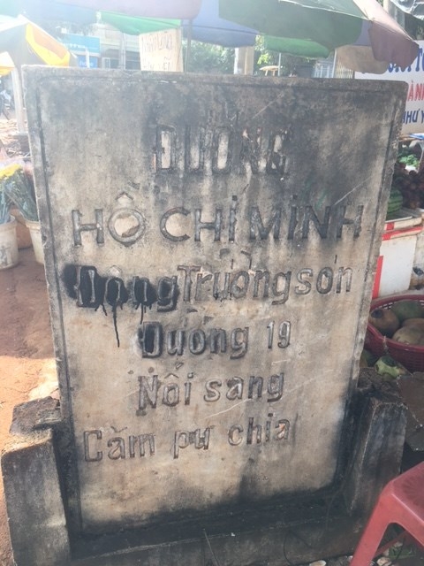 Phát hiện hố chôn liệt sĩ tập thể, các hài cốt bị chôn chồng lên nhau - ảnh 4