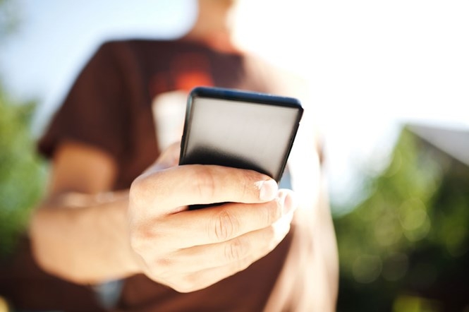 Chiếc smartphone Huawei P8 Lite đã cứu mạng doanh nhân người Nam Phi /// Shutterstock