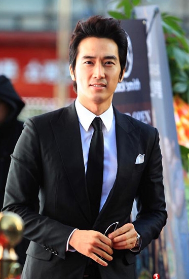 song-seung-hun-du-lien-hoan-phim-quoc-te-ha-noi