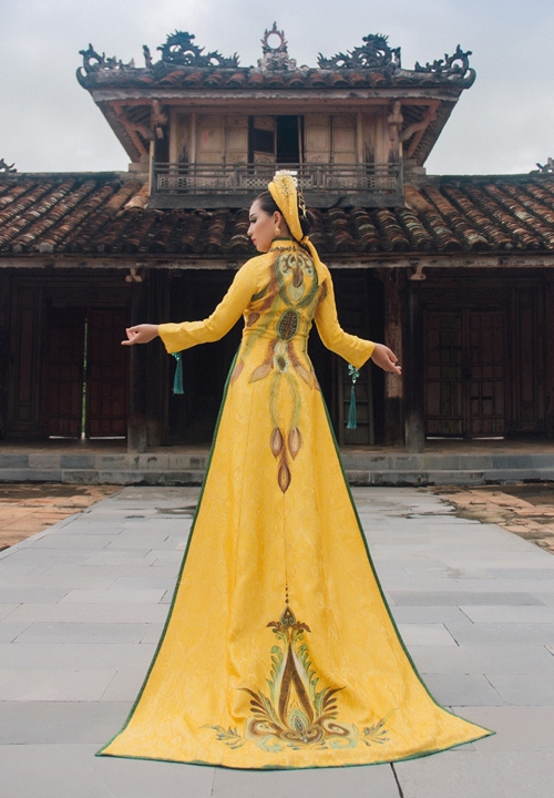 vo-duy-nhan-tai-xuat-lam-mau-anh-1