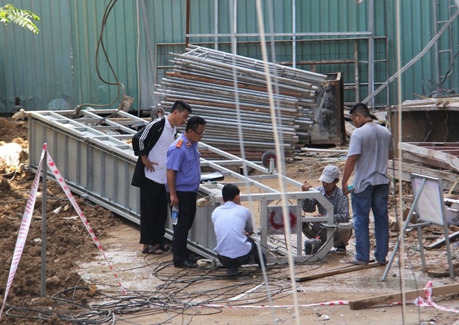 Dut cap thang cong trinh, 1 nguoi tu vong 1 nguoi nguy kich hinh anh 2