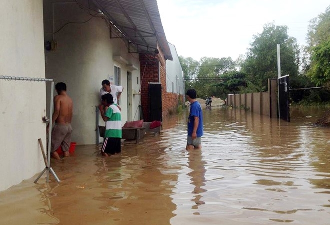 Nhieu khu vuc tai Dao Phu Quoc ngap sau mua lon hinh anh 1