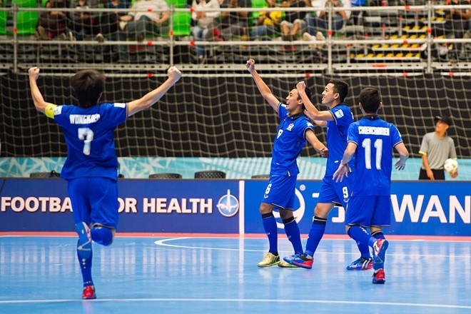 Thai Lan lot vao vong knock-out World Cup futsal hinh anh 1