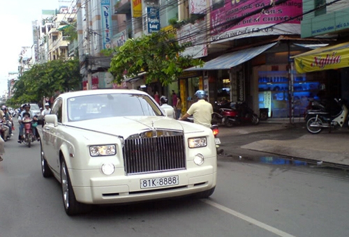 bo-su-tap-rolls-royce-sieu-sang-bien-dep-cua-dai-gia-viet-1