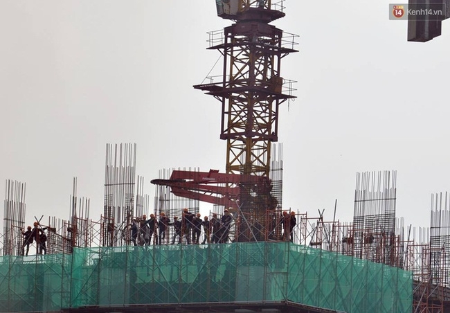 Hà Nội: Cháy lán trại của hàng trăm công nhân tại quận Hoàng Mai, lửa bùng lên dữ dội - Ảnh 12.