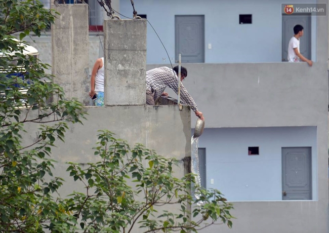 Hà Nội: Cháy lán trại của hàng trăm công nhân tại quận Hoàng Mai, lửa bùng lên dữ dội - Ảnh 16.