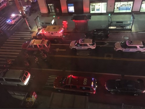 Hiện trường tan hoang vụ nổ bom rung chuyển ở New York - ảnh 10