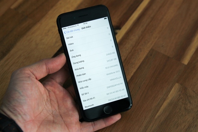 iPhone 7 Jet Black đầu tiên về Việt Nam, giá 32 triệu đồng