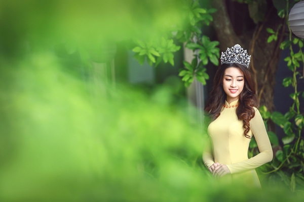 hoa-hau-my-linh-doi-vuong-mien-du-ngay-hoi-truong-2
