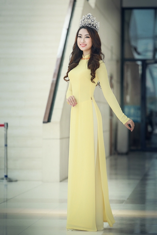 hoa-hau-my-linh-doi-vuong-mien-du-ngay-hoi-truong-3