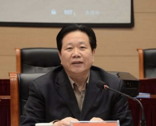 Me phong thuy va bua chu, quan chuc Trung Quoc bi chi trich hinh anh 1