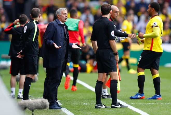 Mourinho va dan sao MU lang le tro ve sau that bai hinh anh 6