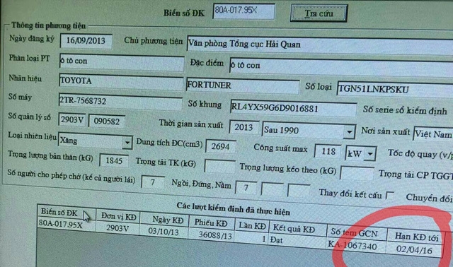 Hồ sơ thể hiện chiếc xe này đã hết hạn kiểm định gần 6 tháng, hết hạn đóng phí đường bộ gần 2 năm