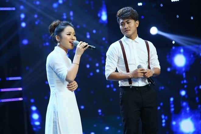 Cam Ly noi gian voi thi sinh quen loi bai hat hinh anh 1