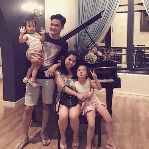 chi em ghen ty khi hong dang cong khai the hien tinh cam tren facebook voi vo - 1