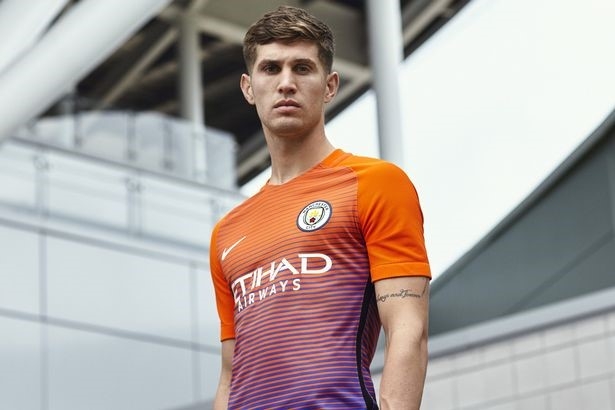 Lo dien mau ao dau thu ba cua Manchester City hinh anh 9
