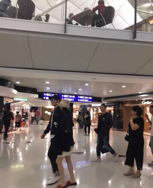 vo-chong-angelababy-kin-mieng-truoc-tin-don-bau-quy-tu-1