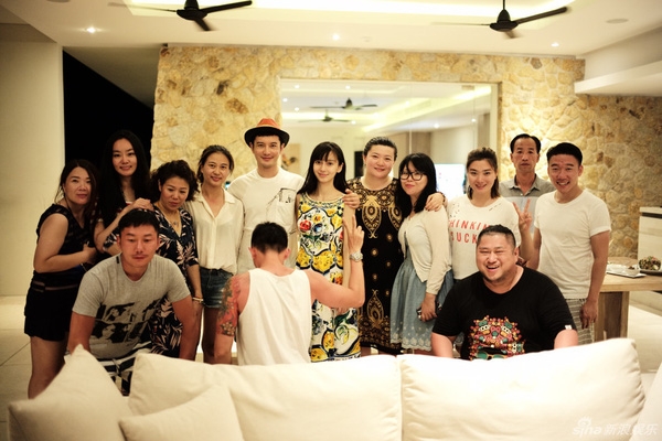 vo-chong-angelababy-kin-mieng-truoc-tin-don-bau-quy-tu-5