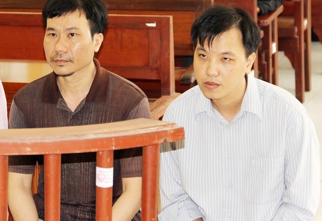Cuu canh sat dung nuoc da dat vao vung kin cua nghi can hinh anh 1