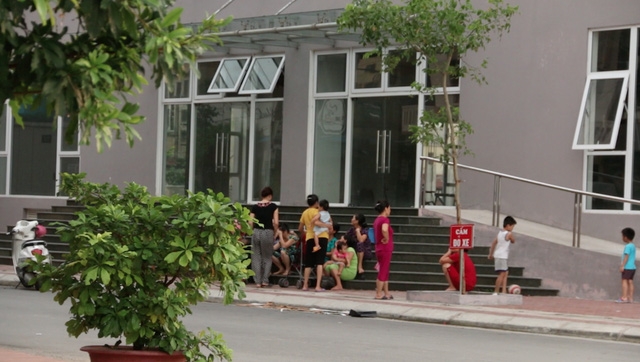  Chính quyền Hà Nội đã sửa địa giới hành chính hợp thức hóa quản lý đất đai để giải cứu cư dân sống tại chung cư đặc biệt này 