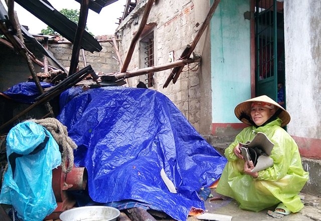 lốc xoáy, lốc xoáy cuốn 3 cha con ở Quảng Bình